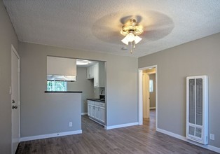 Elm Vista in Downey, CA - Building Photo - Building Photo