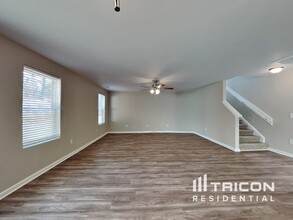 320 Hallow Oak St in Spring Lake, NC - Building Photo - Building Photo