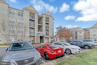 5130 Brittney Elyse Cir, Unit I in Centreville, VA - Foto de edificio - Building Photo