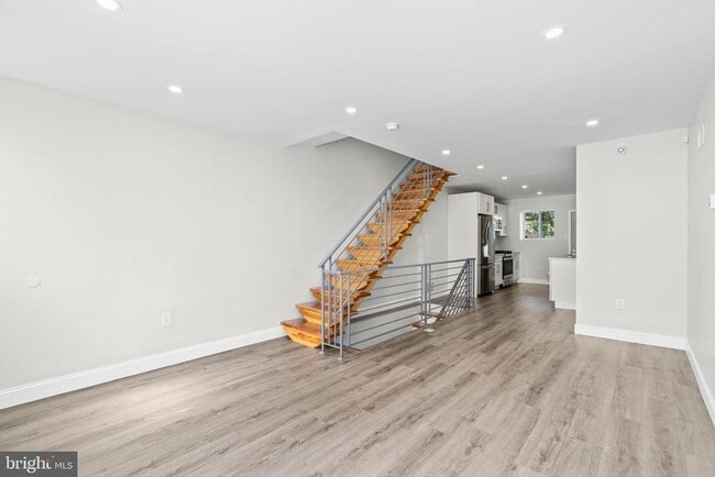 property at 2002 S Hemberger St