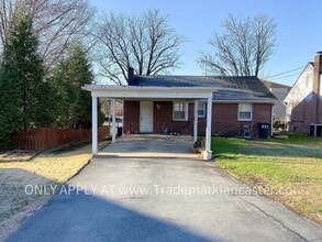 525 Hilton Dr in Lancaster, PA - Building Photo - Building Photo