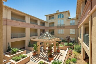 30 E Julian St, Unit 210 in San Jose, CA - Building Photo - Building Photo