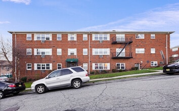222 Elleen Ter in Hackensack, NJ - Foto de edificio - Building Photo