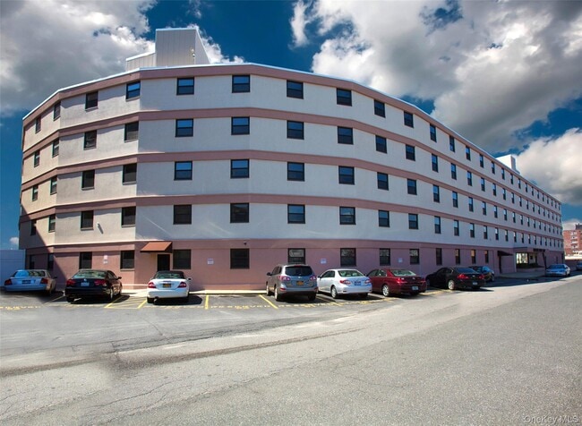 830 Shore Rd in Long Beach, NY - Building Photo - Building Photo