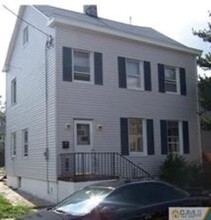 104 Guilden St in New Brunswick, NJ - Building Photo - Building Photo