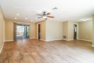 1153 Lancer Ln in Tarpon Springs, FL - Building Photo - Building Photo