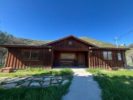 16438 Vasquez Canyon Rd in Canyon Country, CA - Building Photo