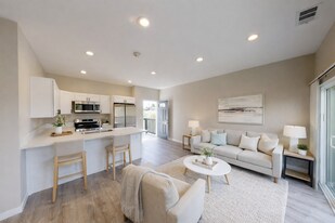 5088 Faber Way in San Diego, CA - Building Photo