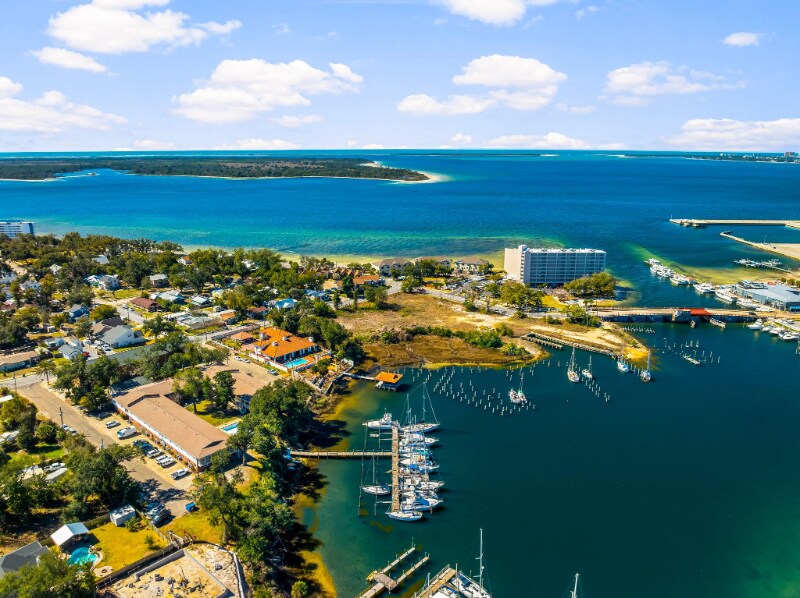 240 Harmon Ave in Panama City, FL - Building Photo