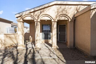 1328 Rebecca Rd NE in Rio Rancho, NM - Foto de edificio - Building Photo