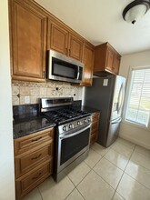 2554 Olive Dr, Unit 171 in Palmdale, CA - Building Photo - Building Photo