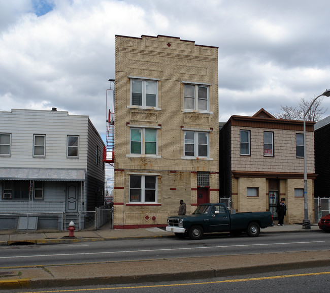 1585 John F Kennedy Blvd in Jersey City, NJ - Building Photo - Building Photo