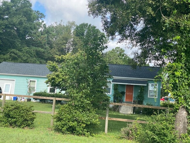2405 Scotts Hill Loop Rd in Wilmington, NC - Building Photo - Building Photo