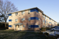 Mount Vernon Gardens in Alexandria, VA - Building Photo - Building Photo