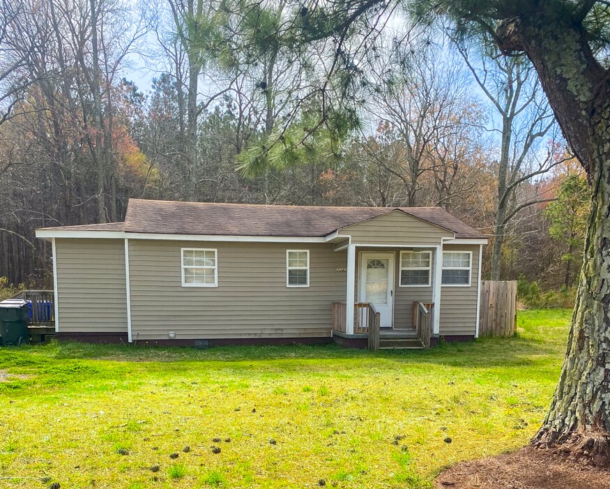 2040 Whaleyville Blvd in Suffolk, VA - Building Photo