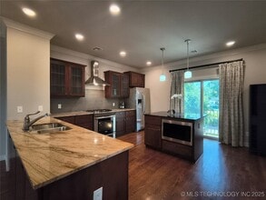 1331 E 41st Pl, Unit A203 in Tulsa, OK - Building Photo - Building Photo