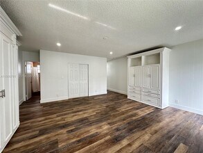 112 NW 2nd Ave in Hallandale Beach, FL - Building Photo - Building Photo