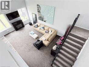 215 Pine Valley Dr in Kitchener, ON - Building Photo - Building Photo