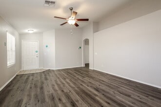 15434 W Gelding Dr in Surprise, AZ - Building Photo - Building Photo