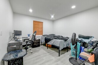 708 Garfield Ave in Jersey City, NJ - Building Photo - Building Photo