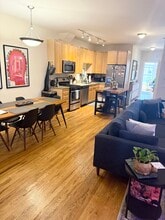 3349 N Clark St, Unit 1 in Chicago, IL - Foto de edificio - Building Photo