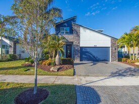 11828 SW Lyra Dr., Unit 612 Twin Circle Dr in Port St. Lucie, FL - Building Photo