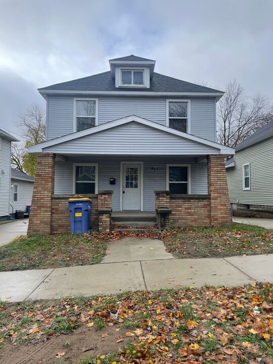 463 Emerald Ave NE in Grand Rapids, MI - Building Photo