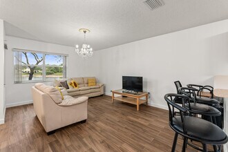 800 Imperial Lake Rd in West Palm Beach, FL - Building Photo - Building Photo