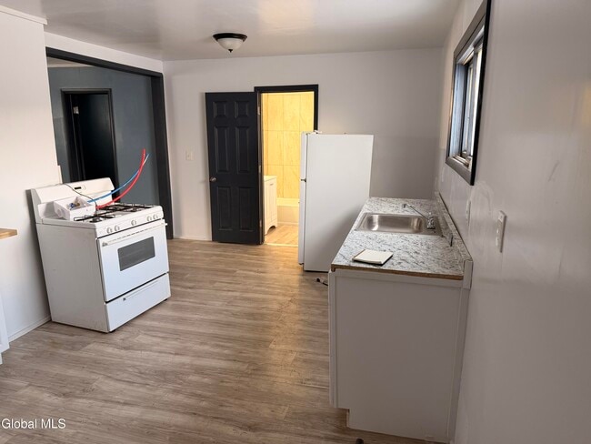 54 Arch St in Amsterdam, NY - Foto de edificio - Building Photo