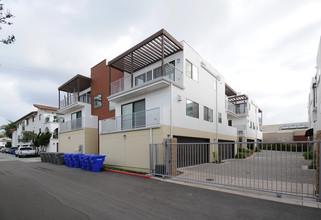 708-710 Turquoise St in San Diego, CA - Foto de edificio - Building Photo