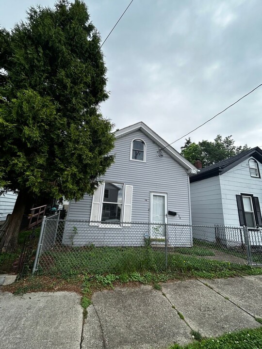 134 Beckett St in Hamilton, OH - Foto de edificio