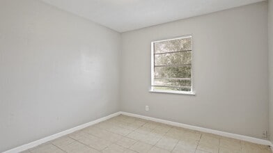 612 Marshall in Angleton, TX - Building Photo - Building Photo