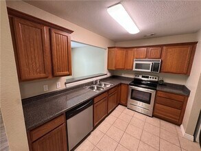 902 S Wood Ave in Fayetteville, AR - Building Photo - Building Photo