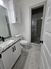 4 W Woodson Dr in Edinburg, TX - Building Photo - Building Photo