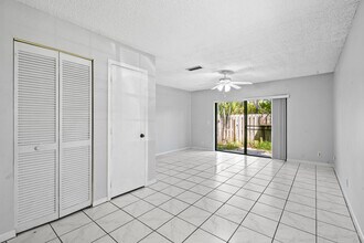 408 N Cypress Dr in Tequesta, FL - Building Photo - Building Photo