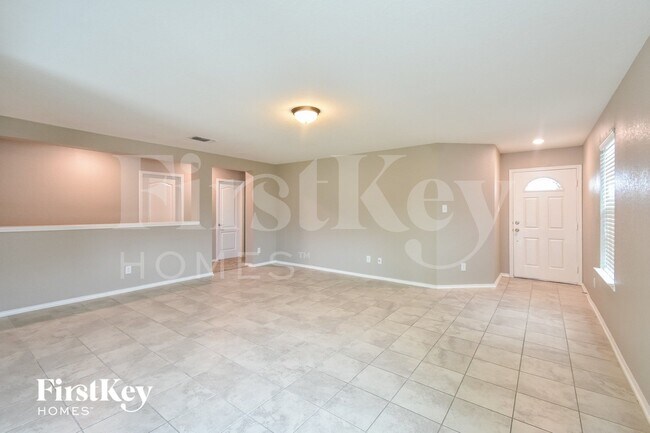 8414 Piedras Crk in San Antonio, TX - Foto de edificio - Building Photo