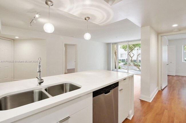 3605 NE 207th St, Unit 2108 in Miami, FL - Building Photo - Building Photo