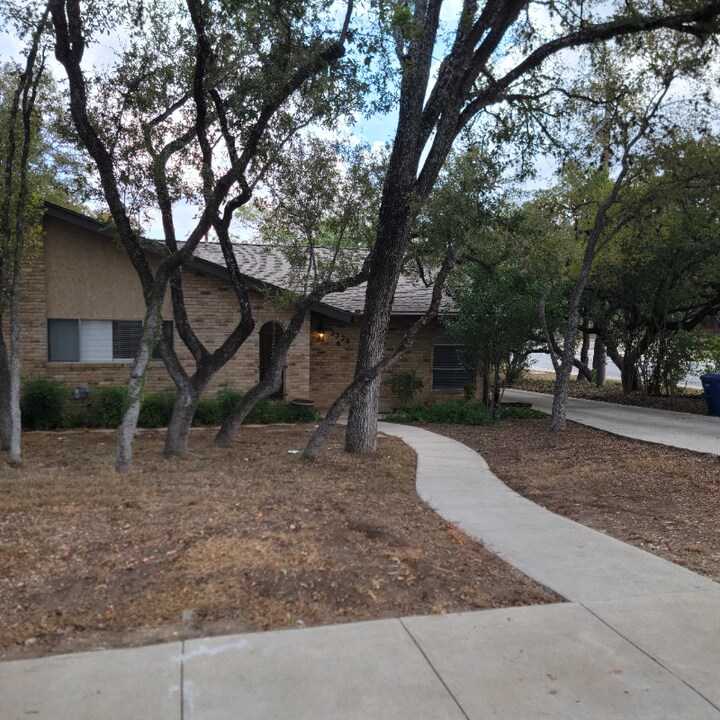 3326 Scenic Ln in San Antonio, TX - Foto de edificio