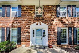 1718 Crestview Dr in Rockville, MD - Building Photo