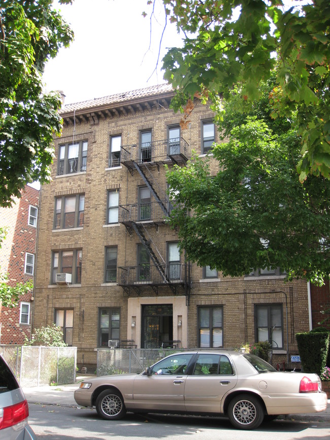 1421 53rd St in Brooklyn, NY - Foto de edificio - Building Photo