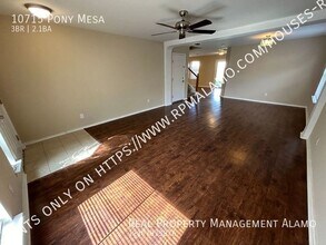 10715 Pony Mesa in San Antonio, TX - Building Photo - Building Photo
