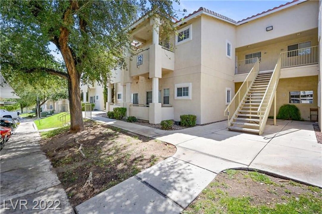 1823 Rapier Dr in Henderson, NV - Building Photo