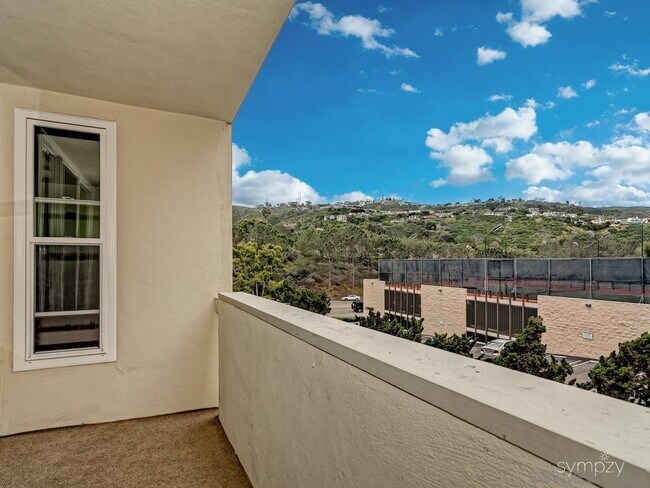 2510 Torrey Pines Rd in San Diego, CA - Foto de edificio - Building Photo