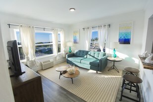 Tyler House | Live steps away from San Diego’s most vibrant neighborhood! in San Diego, CA - Building Photo