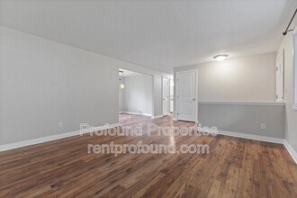 5860 SW 191st Ave in Beaverton, OR - Building Photo - Building Photo