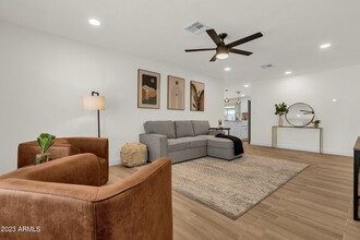 2452 E Manhatton Dr in Tempe, AZ - Building Photo - Building Photo