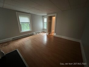 36 Third St Apt., Unit 4 in Bangor, ME - Building Photo - Building Photo