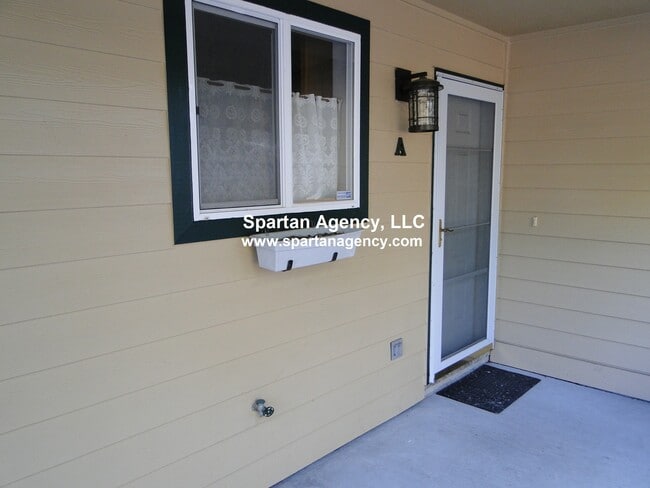 9605 192nd Ave E, Unit A in Bonney Lake, WA - Foto de edificio - Building Photo