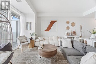 575 Bloor St E in Toronto, ON - Building Photo - Building Photo