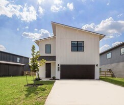 4136 Jeanne Dr in College Station, TX - Building Photo